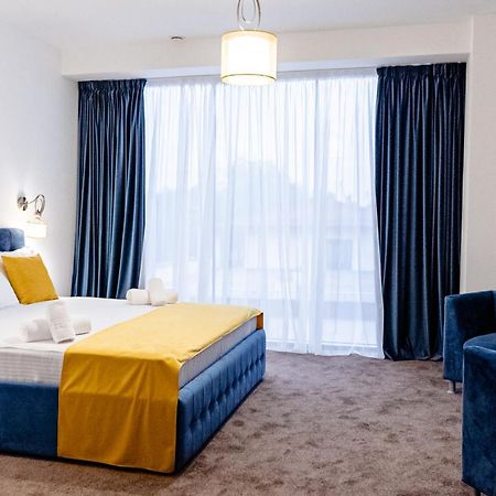 Hotel Raay Brăila Exteriér fotografie
