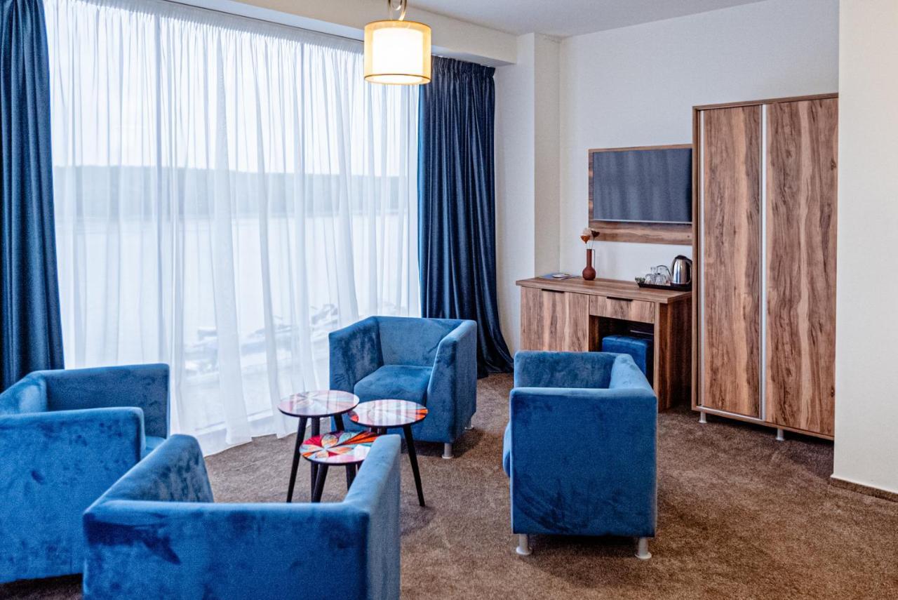Hotel Raay Brăila Exteriér fotografie