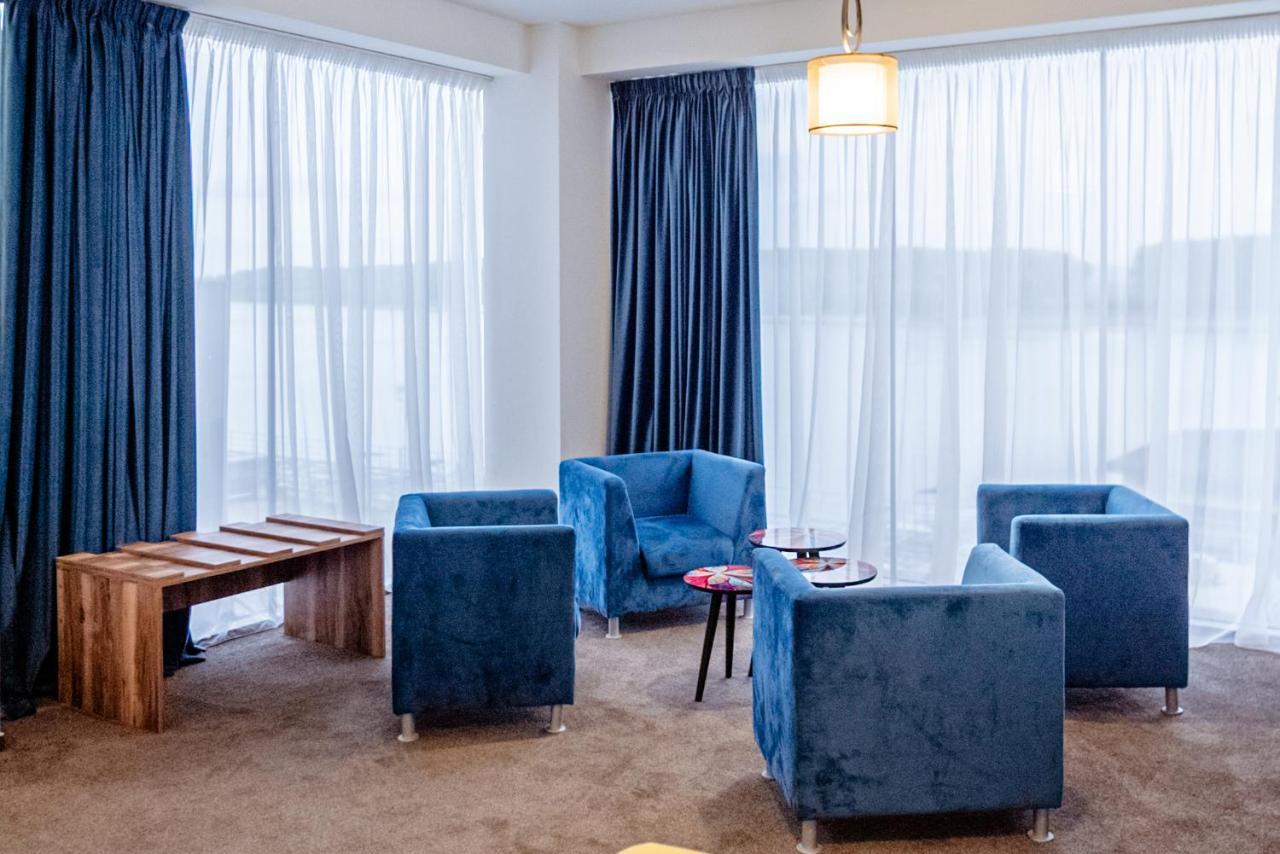 Hotel Raay Brăila Exteriér fotografie