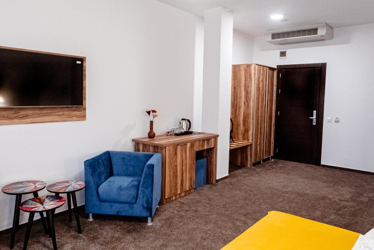 Hotel Raay Brăila Exteriér fotografie