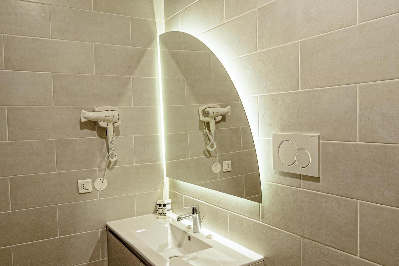 Hotel Raay Brăila Exteriér fotografie