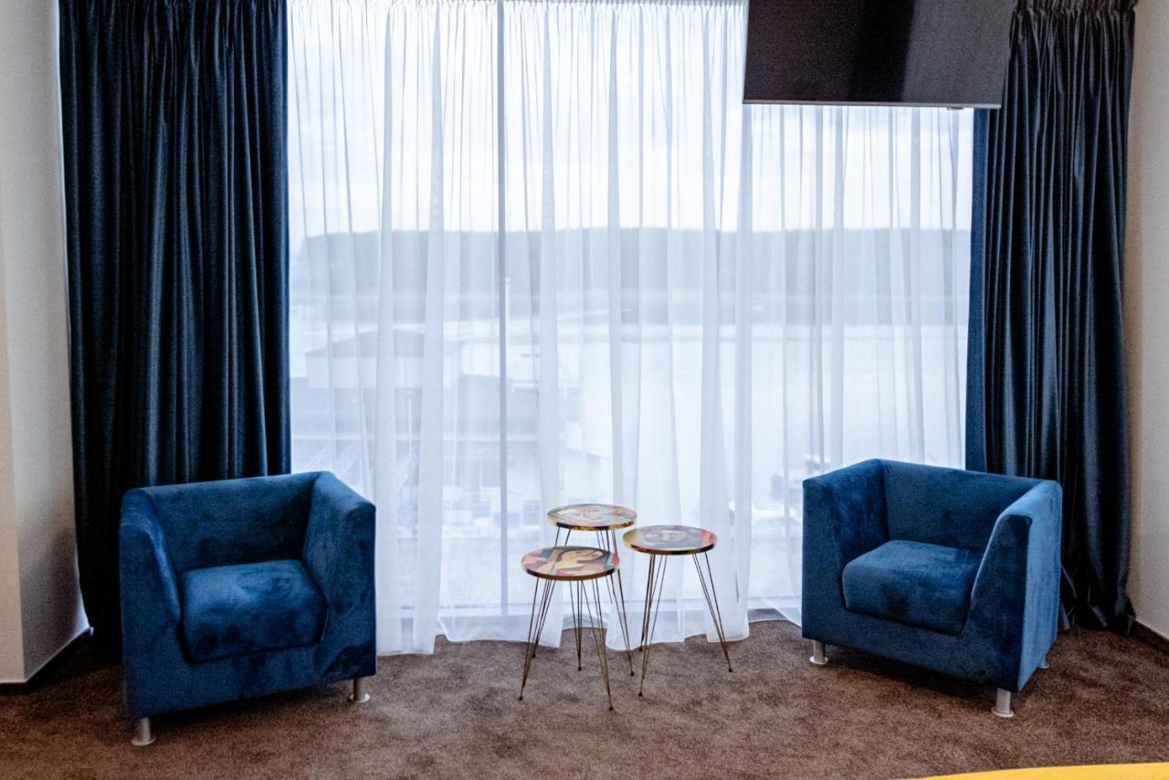 Hotel Raay Brăila Exteriér fotografie