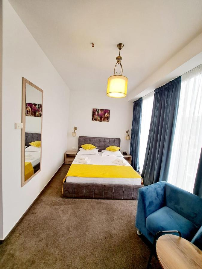 Hotel Raay Brăila Exteriér fotografie