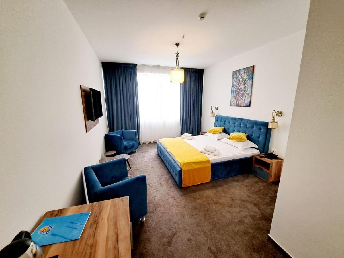 Hotel Raay Brăila Exteriér fotografie